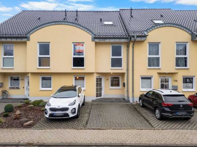 WENZLER IMMOBILIEN - Mega Platz im Reihenhaus | Garage | pflegeleichter Garten | 2 Bäder