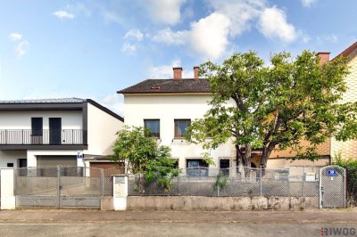 Sanierungsbedürftiges Einfamilienhaus | ca. 390 m² NFL | Ost/West ausgerichtet | Großer Garten &amp; Garage