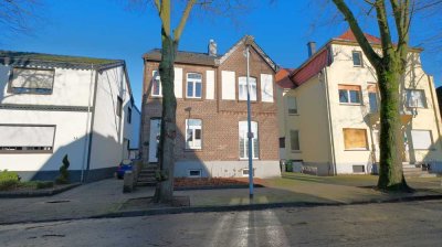 Stadtvilla in Kleve Kellen. Zum größten Teil renoviert.