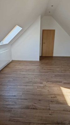 Freundliche, gepflegte 1-Zimmer-DG-Wohnung in Delbrück