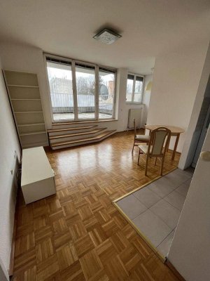 2 Zimmerwohnung mit Terrasse zu vermitteln - kautionsfrei