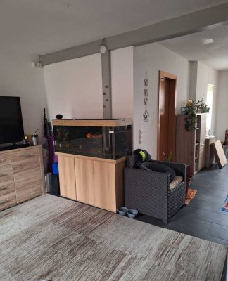 Helle, gut geschnittene 1-Zimmer-Wohnung mit Gartenanteil und Stellplatz in Oggenhausen