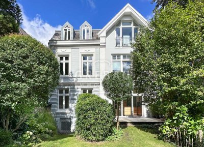 Moderne Altbauwohnung im Villenviertel: Großzügige Erdgeschoss-Maisonette mit Garten in Blankenese