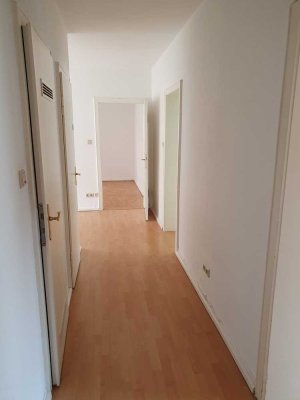 Helle 3 1/2 Zimmer-Wohnung zu vermieten