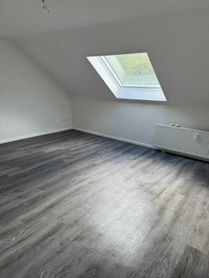 Geräumige 2 Zimmer Dachgeschosswohnung