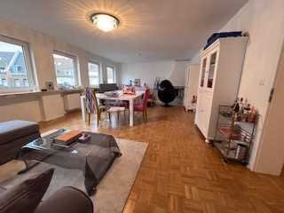 Großzügige helle 2 Zimmerwohnung nähe Volksgarten! Kamin im Wohnzimmer! Bezug sofor