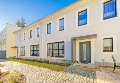 Großzügige 5-Raum-Wohnung im ruhigen Hinterhaus * separater Hauseingang * Terrasse * Oberlicht * TOP