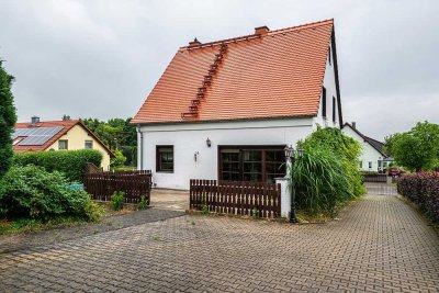 Ihr eigenes Einfamilienhaus mit großem Grundstück in DD-Gompitz.