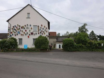 Ehem. Bauernhaus viel mit Platz für Hobby und eigene Ideen, Garten und Nebengebäuden, Höchstberg (2)