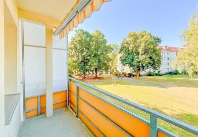 Erstbezug nach Sanierung* 4-RW* moderne EBK* Süd-West-Balkon* Bad mit Badewanne* Blick ins Grüne*