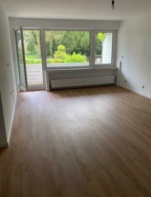 schöne 4-Zimmer-Wohnung mit EBK und Balkon in Bremen