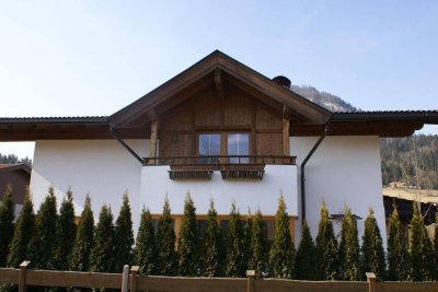 Haus im Tiroler Landhausstil in sonniger Lage