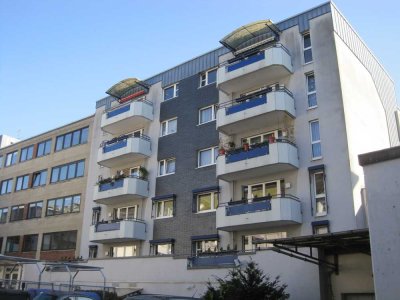 Zentrale 2-Zimmer Wohnung mit Balkon zu vermieten