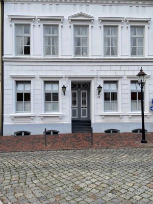 Einzigartige Jugendstilwohnung in der Altstadt von Buxtehude - für 2-Personen-Haushalt max. geeignet