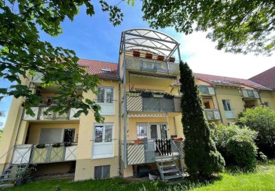 PFIFFIGE & HELLE WOHNUNG IM 2.OG( DG) MIT XL BALKON, AUSBLICK, INKLUSIVE EINZELGARAGE !