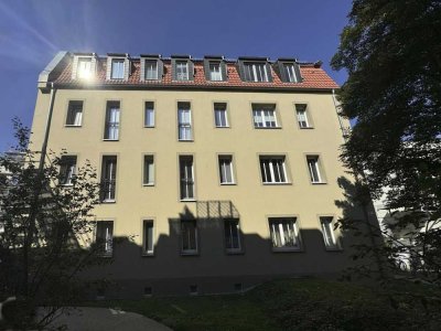 Dresdner Neustadt – Wohnen im Hinterhaus * gemütliche 3-Zi.-Whg. im DG mit Balkon