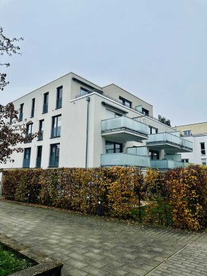 Neuwertiges Penthouse mit drei Zimmern, Dachterrasse und EBK in Leonberg