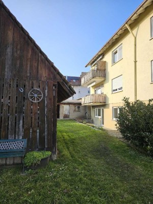 Moderne, renovierte 2-Zimmer Mietwohnung mit Einbauküche, Terrasse und Autoabstellplatz