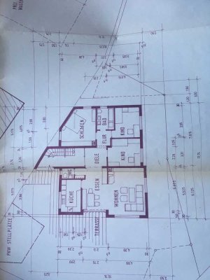 5-Raum-Erdgeschosswohnung mit 2 Stellplätzen und Einbauküche in Backnang-Strümpfelbach