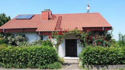 Schönes Einfamilienhaus mit Garten und großer Terrasse in Sinsheim-Dühren ab April 2025 zu vermieten