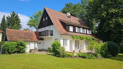 Stilvolle Landhausvilla zzgl. angrenzendes Baugrundstück für Doppelhaus in ruhiger Toplage!