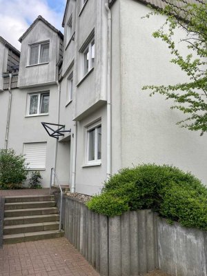 Geschmackvolle 2-Raum-Terrassenwohnung mit Terrasse und Gartenanteil in Taunusstein