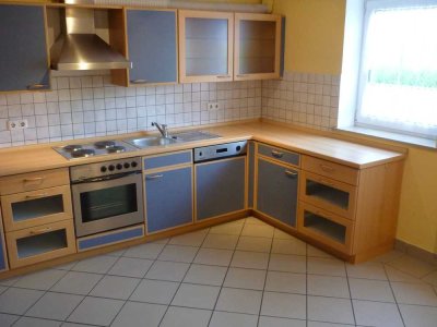 2-Zimmer-Wohnung, Küche mit EBK, Tageslichtbad, Südterrasse