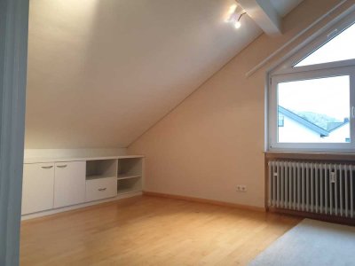 Tolle, helle 2-Zimmer Dachgeschosswohnung mit EBK in Ettlingen, Gebäude 2024 energetisch saniert