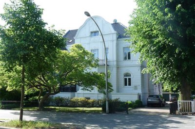 Schöne 2- Zimmer- Whg. in schöner Stadtvilla // Rendsburger Landstr. 71 // Kiel- Hassee
