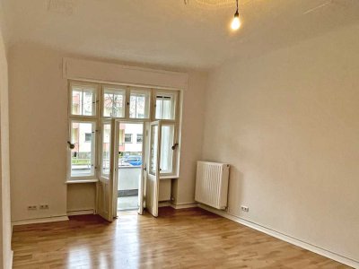 Attraktive 3-Zimmer-Wohnung 
in Berlin-Lankwitz
mit Balkon und Garten 

- Erstbezug nach Sanieru