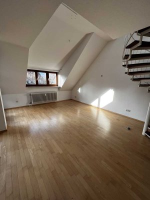 Sehr schöne und helle Maisonette in gepflegter Wohnlage mit TG-Stellplatz