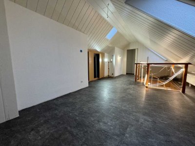 Stilvolle, modernisierte 2-Zimmer-Maisonette-Wohnung mit Balkon Alt Sievershagen