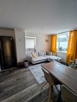 Ansprechende 2-Zimmer-EG-Wohnung inkl. Einbauküche und PKW - Stellplatz in Gummersbach-Derschlag