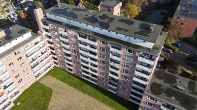 Krupunder Ring: 3-Zi.-ETW, 5.OG , EBK, Vollbad, West-Balkon, Stlpl. € 225.000,-