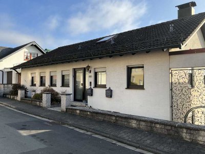 Geräumiges, preiswertes und gepflegtes 12-Zimmer-Einfamilienhaus in Selters (Taunus)