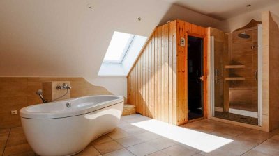 Stilvolle Dachgeschosswohnung: Modernes Wohnen mit eigener Sauna in Hattenhof