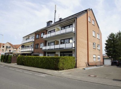 Modernisierte 3-Zimmerwohnung mit Balkon und Duschbad in zentraler Lage in Kaarst