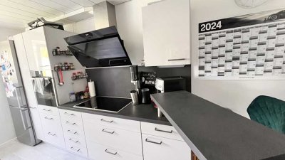 *Provisionsfrei 2 Zi  mit gehobener Innenausstattung mit Balkon und EBK in Kirchheim Teck Freiwaldau