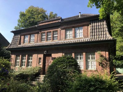 Stilvolle 4-Zimmer-Wohnung mit charmanter Innenausstattung mit Balkon in Aachen