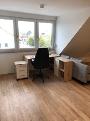 Exklusive 1-Zimmer-DG-Wohnung komplett möbliert und mit Inventar ausgestattet