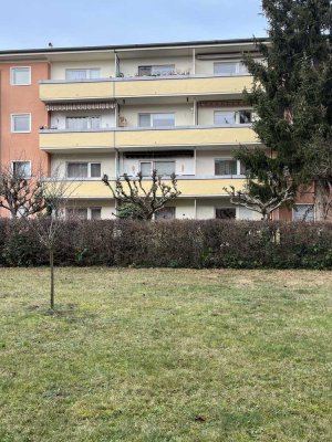 Von privat - keine Makleranfragen
Schöne 2-Zimmerwohnung mit Balkon und EBK im Englischen Viertel