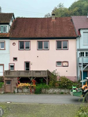 Mainblick inklusive: Exklusives Haus für anspruchsvolle Genießer