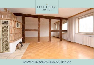 Zum Sanieren: Mehrfamilienhaus mit 3-4 Wohnungen, kleinem Laden + Nebengelass und Garten...