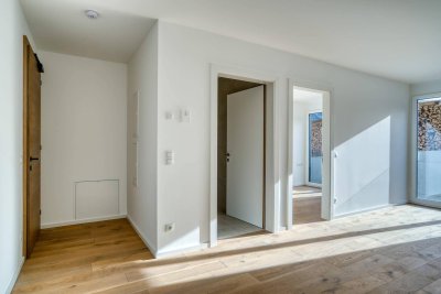 Ohne Provision: Exklusive schöne 2-Zimmer-Wohnung mit Terrasse sowie Garten