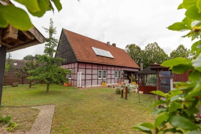 Fachwerkhaus mit großem Nebengebäude und vielseitigen Nutzungsmöglichkeiten in Ladbergen