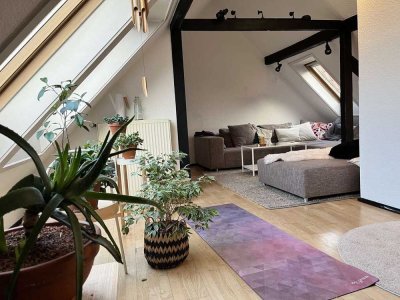 Gepflegte 3-Zimmer-Penthouse Wohnung mit Dachterrasse im renovierten Altbau in RE West