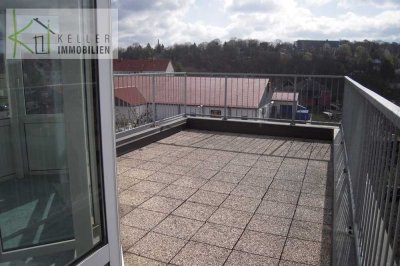 Zentrumsnah gelegene 4-R-Wohnung mit 25 qm Dachterrasse + Wintergarten, 2 Bäder, Gemeinschaftsgarten