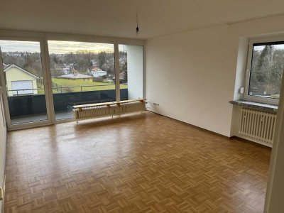 Modernisierte 2-Raum-Wohnung mit Balkon und Einbauküche in Passau