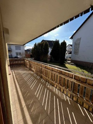 Helle, neu renovierte 4-Zimmer-EG-Wohnung mit Balkon in Kleinheubach