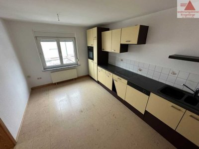 Helle 2-Raum-Wohnung mit Einbauküche und Stellplatz!